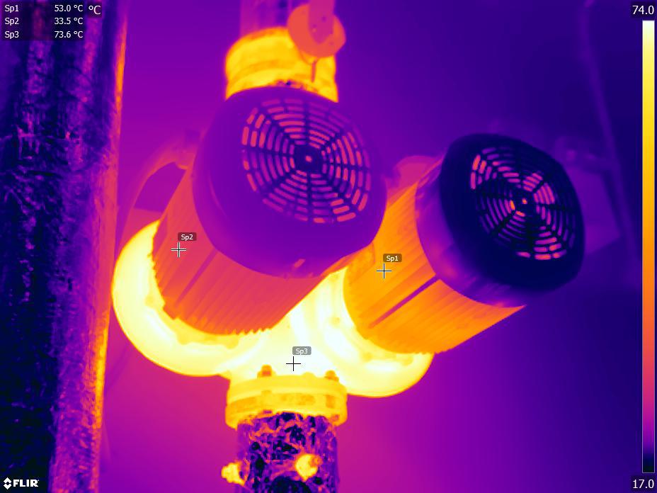 Heat Pump on right running (Normal operation)